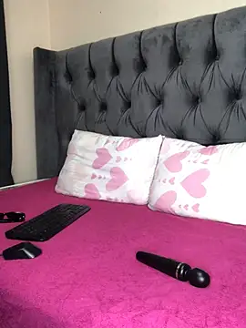 Snapshot of Anaelle24 chatting on February 2026 07:42:02 PM Anaelle24 online show from February 2026 07:42:02 PM