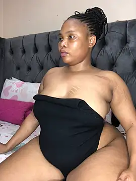 Snapshot of Anaelle24 chatting on February 2026 06:25:02 AM Anaelle24 online show from February 2026 06:25:02 AM