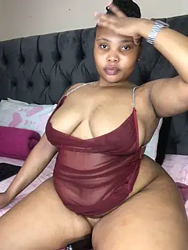 Snapshot of Anaelle24 chatting on February 2026 05:28:02 AM Anaelle24 online show from February 2026 05:28:02 AM