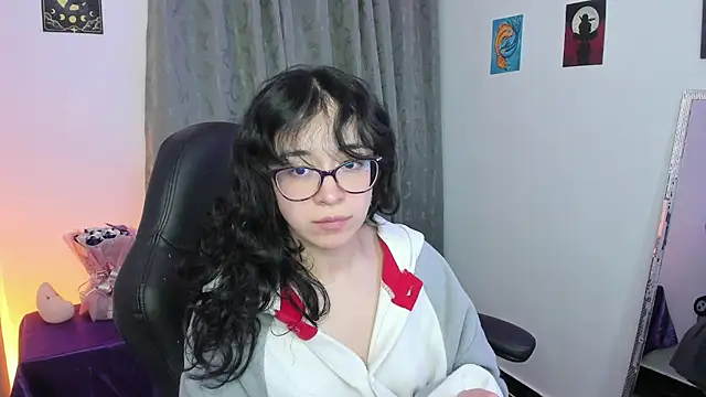 Snapshot of indra_cam chatting on May 2026 04:42:02 AM indra cam online show from May 2026 04:42:02 AM