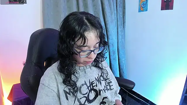 Snapshot of indra_cam chatting on May 2026 03:37:02 AM indra cam online show from May 2026 03:37:02 AM