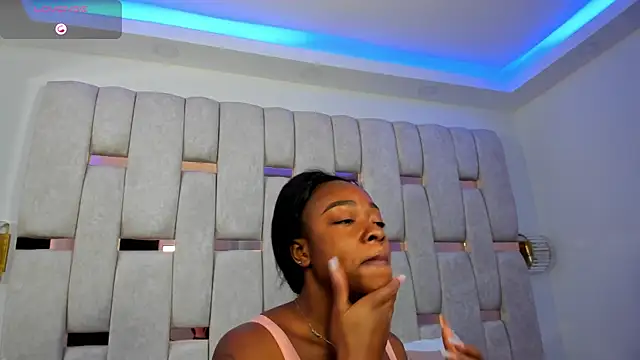 mia schwarz online show from January 2025 07:47:02 PM