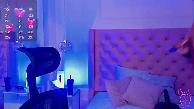 mia schwarz online show from September 2025 04:45:02 AM