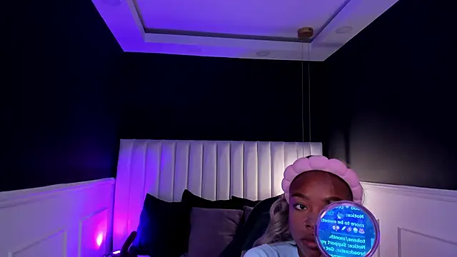 mia schwarz online show from April 2026 09:30:01 PM