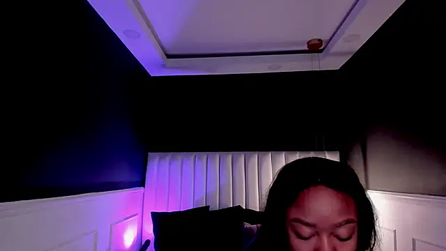 mia schwarz online show from April 2026 11:34:01 AM
