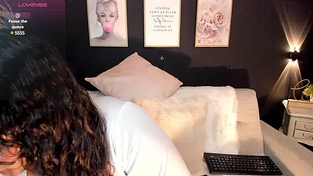 Snapshot of Keisha_west chatting on February 2025 02:32:02 PM Keisha west online show from February 2025 02:32:02 PM