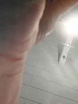 Snapshot of Greyhound70 chatting on January 2026 08:40:01 AM Greyhound70 online show from January 2026 08:40:01 AM