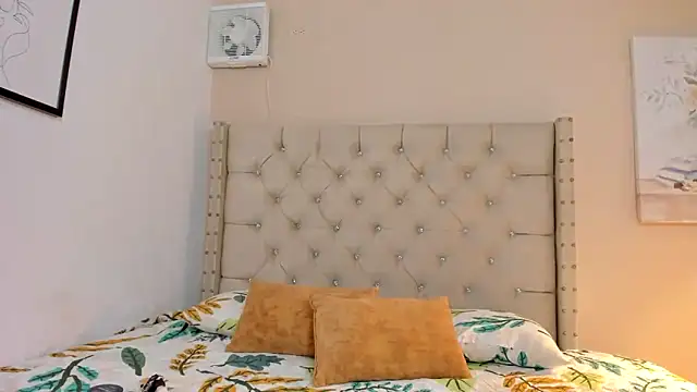 vanesasexyhot21 online show from April 2026 02:12:02 AM