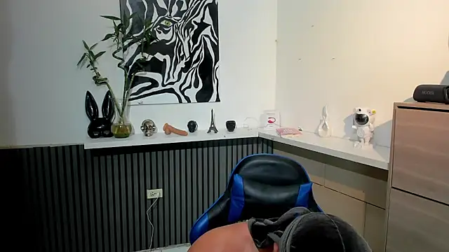 Snapshot of Daemon21 chatting on December 2025 09:57:01 PM Daemon21 online show from December 2025 09:57:01 PM