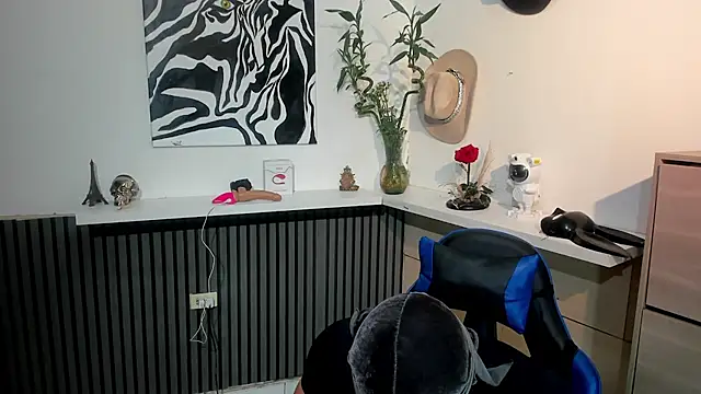 Snapshot of Daemon21 chatting on February 2026 07:52:02 PM Daemon21 online show from February 2026 07:52:02 PM