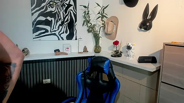 Snapshot of Daemon21 chatting on February 2026 12:15:02 AM Daemon21 online show from February 2026 12:15:02 AM