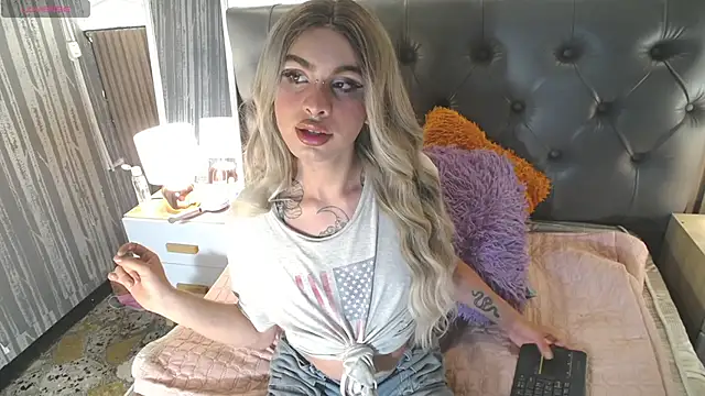 Snapshot of amapola_hs chatting on October 2025 10:18:02 PM amapola hs online show from October 2025 10:18:02 PM