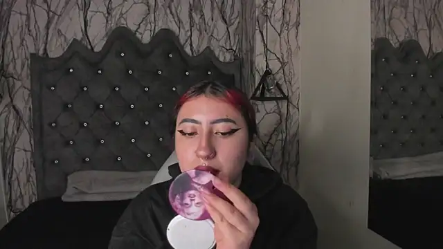 larissa01  online show from March 2025 03:29:01 AM