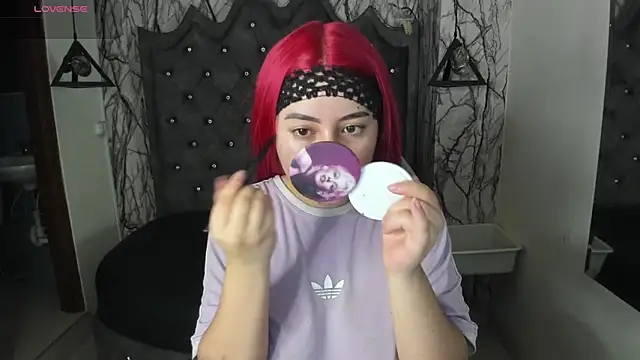 larissa01  online show from March 2025 03:01:01 AM