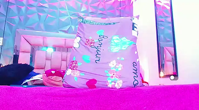 Snapshot of Doll_IvannaTs chatting on February 2025 02:06:01 AM Doll IvannaTs online show from February 2025 02:06:01 AM