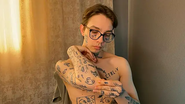 Snapshot of anahori__simon chatting on February 2025 01:25:01 PM anahori simon online show from February 2025 01:25:01 PM