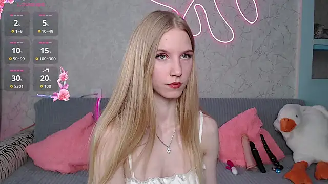 Cutieblondegirl online show from March 2026 10:10:01 AM
