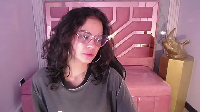 Tyna ch online show from December 2024 08:04:02 PM