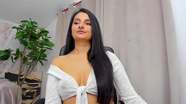 Snapshot of JennaPrice chatting on January 2026 05:54:02 AM JennaPrice online show from January 2026 05:54:02 AM