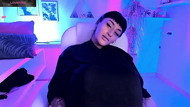 Valkiria ponce online show from October 2025 05:28:01 AM