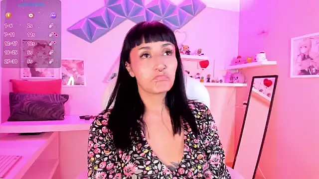 Snapshot of Valkiria_ponce chatting on April 2026 04:39:01 AM Valkiria ponce online show from April 2026 04:39:01 AM
