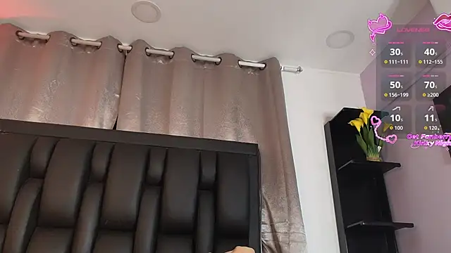 Snapshot of SaraRoy_ chatting on June 2026 11:05:01 PM SaraRoy online show from June 2026 11:05:01 PM