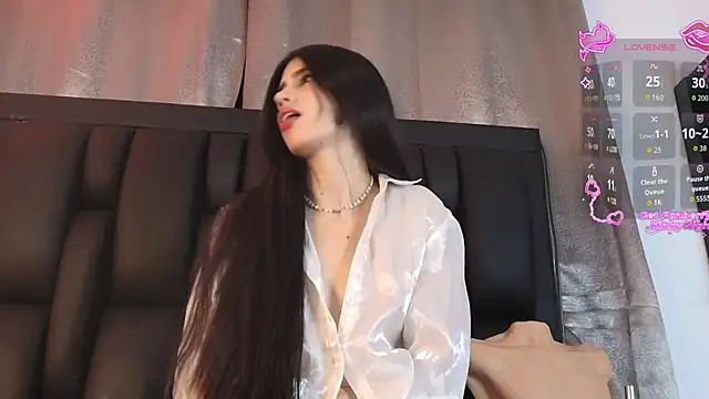 Snapshot of SaraRoy_ chatting on June 2026 03:31:02 AM SaraRoy online show from June 2026 03:31:02 AM