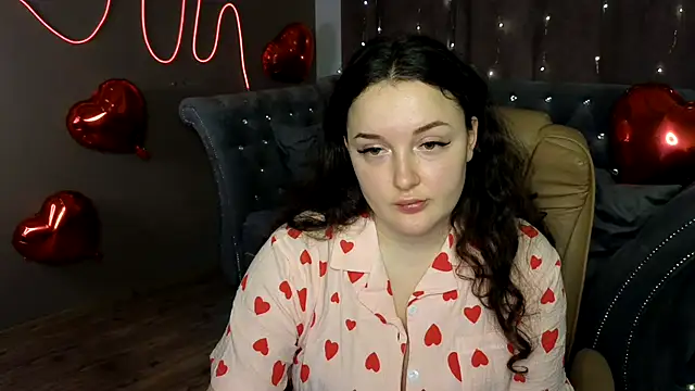 GloriNichols online show from February 2025 12:55:01 PM