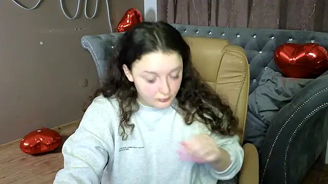 GloriNichols online show from March 2025 06:05:01 AM