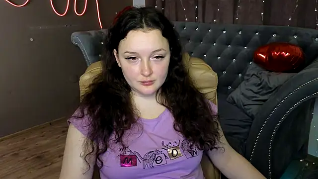 GloriNichols online show from March 2025 02:12:01 PM