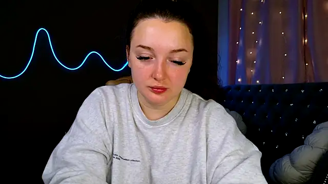 GloriNichols online show from September 2025 05:24:01 AM