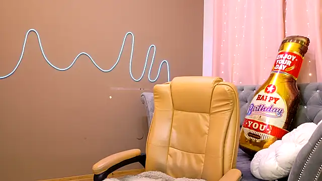 GloriNichols online show from September 2025 05:12:01 AM