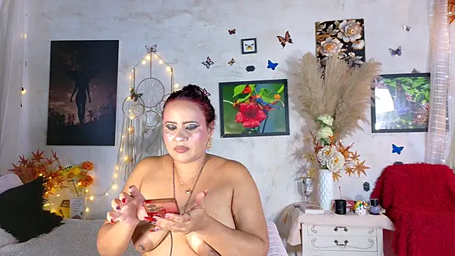 Kyara Queen online show from May 2026 06:48:01 PM