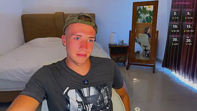 Snapshot of tommy_cumfinger chatting on September 2025 04:35:01 AM tommy cumfinger online show from September 2025 04:35:01 AM