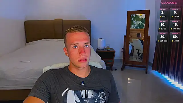 Snapshot of tommy_cumfinger chatting on September 2025 03:43:02 AM tommy cumfinger online show from September 2025 03:43:02 AM