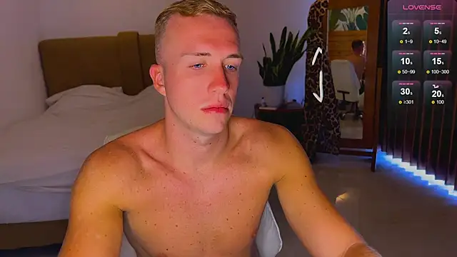 Snapshot of tommy_cumfinger chatting on December 2025 04:44:02 AM tommy cumfinger online show from December 2025 04:44:02 AM