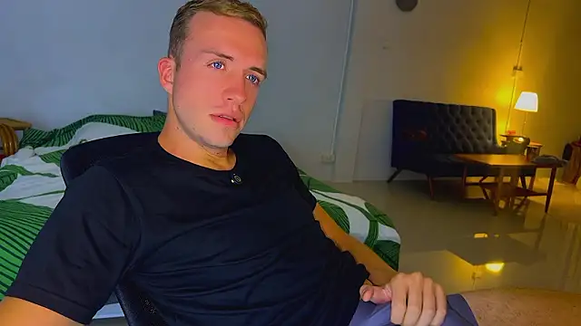 Snapshot of tommy_cumfinger chatting on February 2026 12:31:01 AM tommy cumfinger online show from February 2026 12:31:01 AM