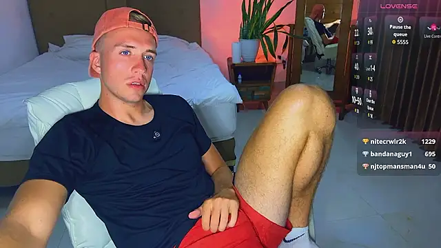 Snapshot of tommy_cumfinger chatting on February 2026 11:32:02 AM tommy cumfinger online show from February 2026 11:32:02 AM