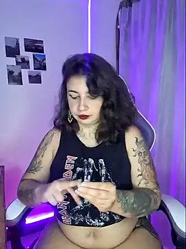 Snapshot of Aria_Bennett21 chatting on January 2025 02:57:02 AM Aria Bennett21 online show from January 2025 02:57:02 AM