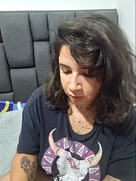 Snapshot of Aria_Bennett21 chatting on January 2025 02:32:01 AM Aria Bennett21 online show from January 2025 02:32:01 AM