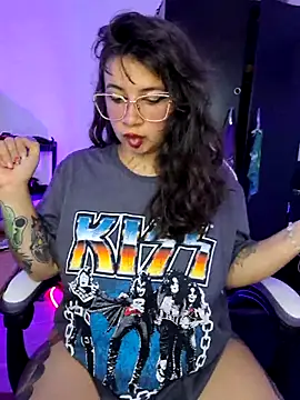 Snapshot of Aria_Bennett21 chatting on October 2025 03:56:01 AM Aria Bennett21 online show from October 2025 03:56:01 AM