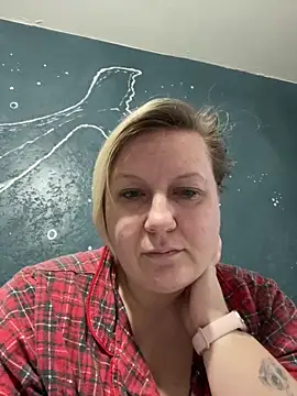 Snapshot of CuteHanna chatting on December 2025 08:31:02 AM CuteHanna online show from December 2025 08:31:02 AM