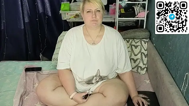 CuteHanna online show from April 2026 01:09:02 PM