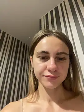 GraceTorrez online show from October 2025 03:42:01 PM