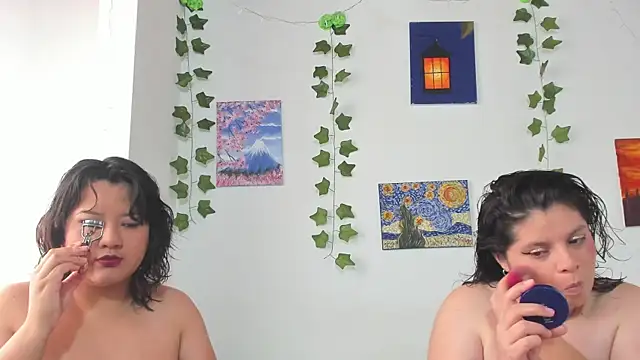 Snapshot of Karol_IsabelCouple chatting on December 2024 04:26:01 PM Karol IsabelCouple online show from December 2024 04:26:01 PM