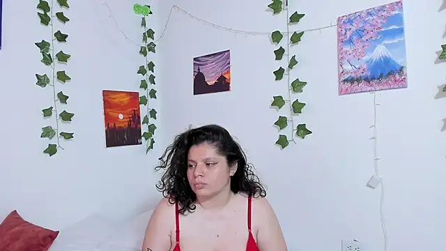 Snapshot of Karol_IsabelCouple chatting on December 2024 09:17:02 PM Karol IsabelCouple online show from December 2024 09:17:02 PM