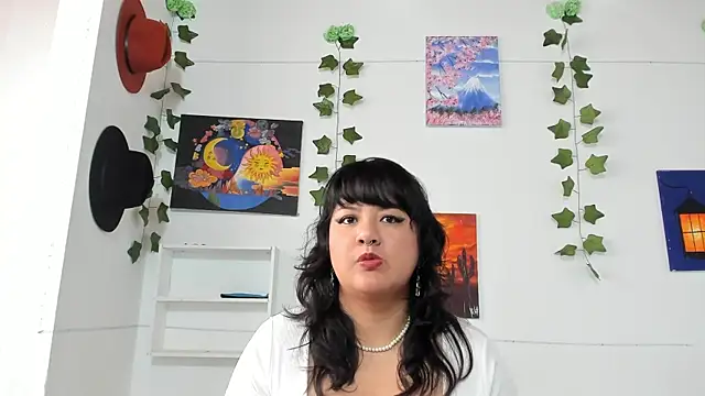 Snapshot of Karol_IsabelCouple chatting on September 2025 08:23:02 PM Karol IsabelCouple online show from September 2025 08:23:02 PM