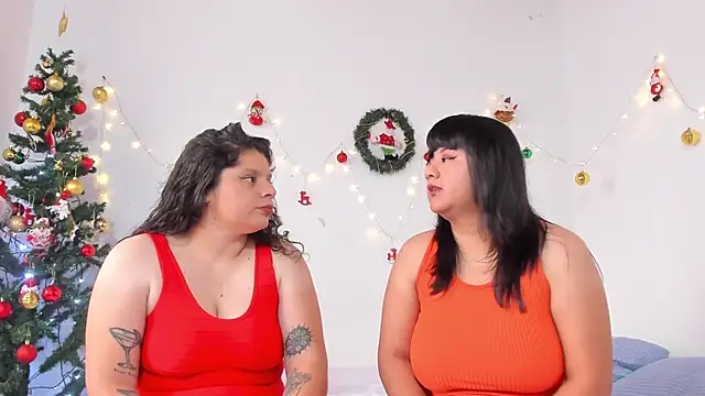 Snapshot of Karol_IsabelCouple chatting on November 2025 08:24:02 PM Karol IsabelCouple online show from November 2025 08:24:02 PM