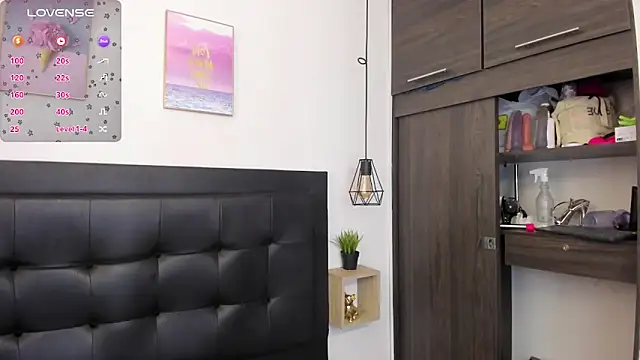 Snapshot of sweet_abby1 chatting on December 2024 12:18:02 PM sweet abby1 online show from December 2024 12:18:02 PM