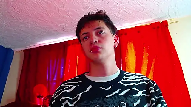 Snapshot of GabyThoms chatting on December 2024 02:58:02 PM GabyThoms online show from December 2024 02:58:02 PM